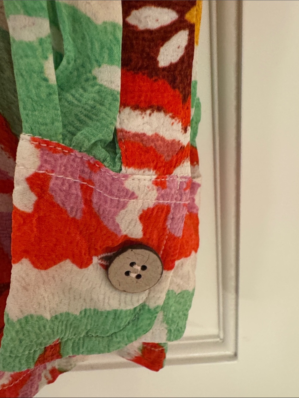 FARM Rio Multicolor Floral Button-Down Shirt - Picture 5 of 11